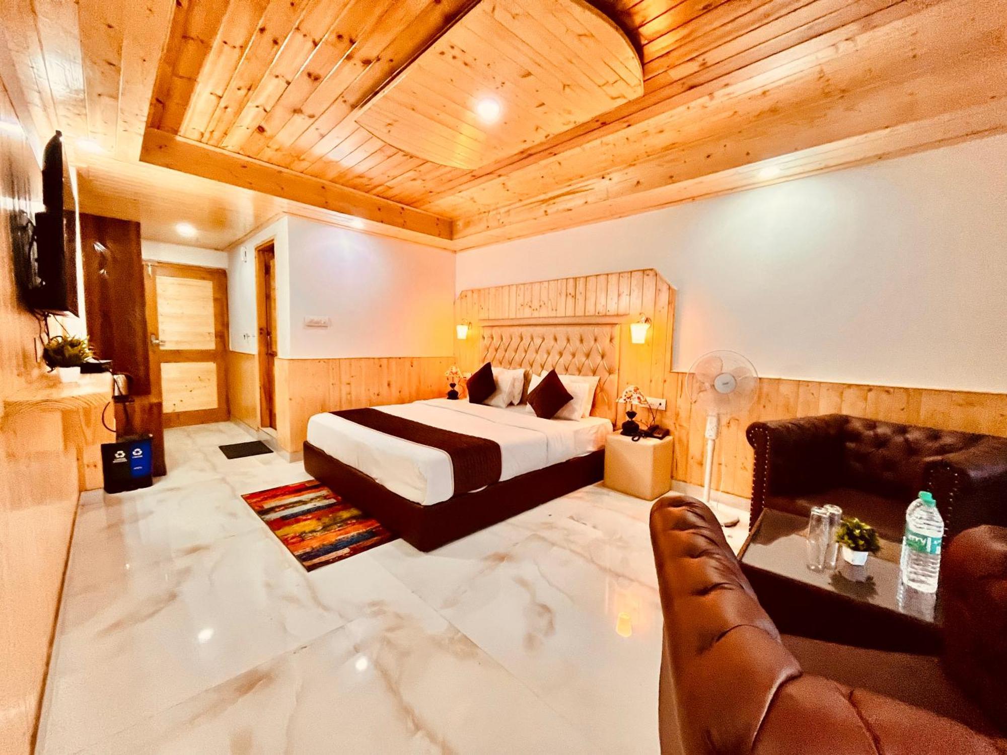 Himalayan Fort Resort, Manali - ! Riverside Property !! Big Lawn With Bonfire !! Best Selling !! Scenic River & Mountais View !! Big Parking !! Luxury Balcony Rooms !! Playing Zone !! Property Of The Year ! M 98160-43600 Esterno foto