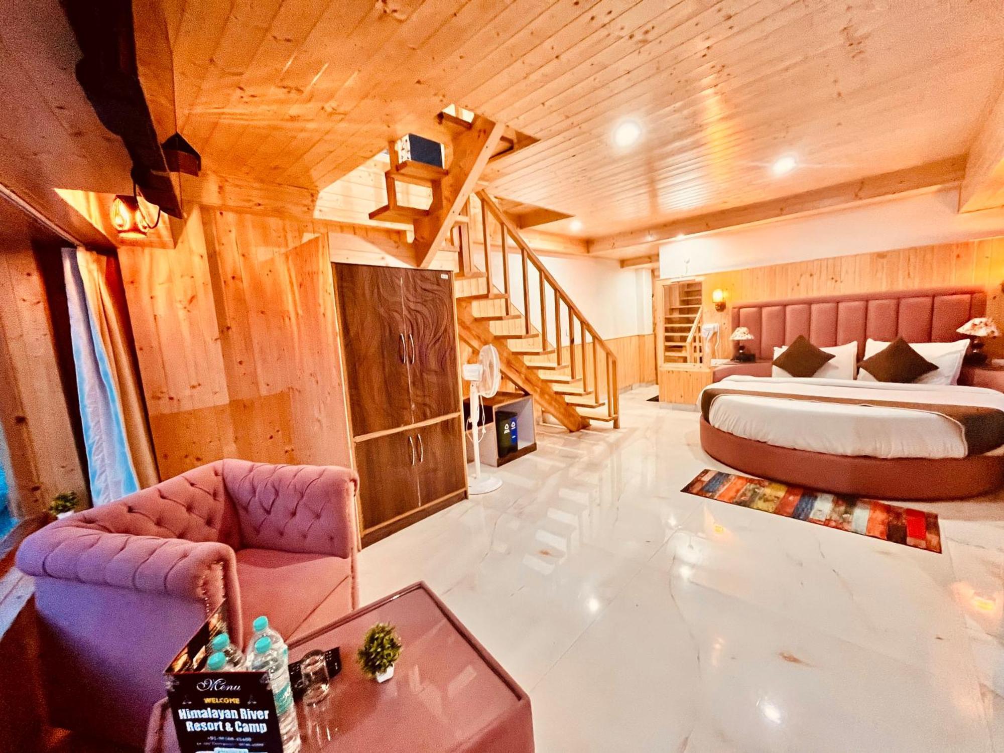 Himalayan Fort Resort, Manali - ! Riverside Property !! Big Lawn With Bonfire !! Best Selling !! Scenic River & Mountais View !! Big Parking !! Luxury Balcony Rooms !! Playing Zone !! Property Of The Year ! M 98160-43600 Esterno foto