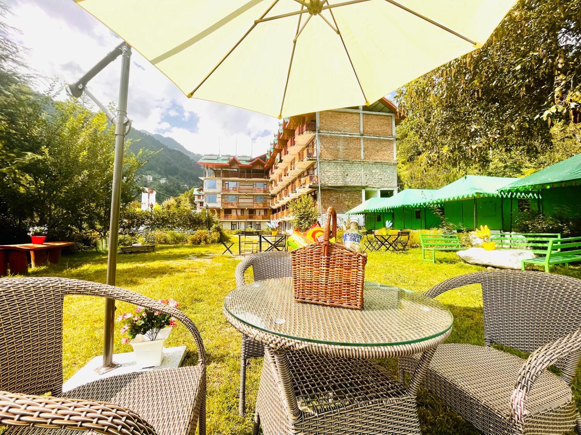 Himalayan Fort Resort, Manali - ! Riverside Property !! Big Lawn With Bonfire !! Best Selling !! Scenic River & Mountais View !! Big Parking !! Luxury Balcony Rooms !! Playing Zone !! Property Of The Year ! M 98160-43600 Esterno foto